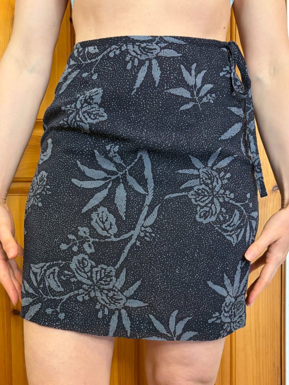 Vintage Banana Republic 100% Silk Floral Skirt 90s Minimalist Navy White Mini